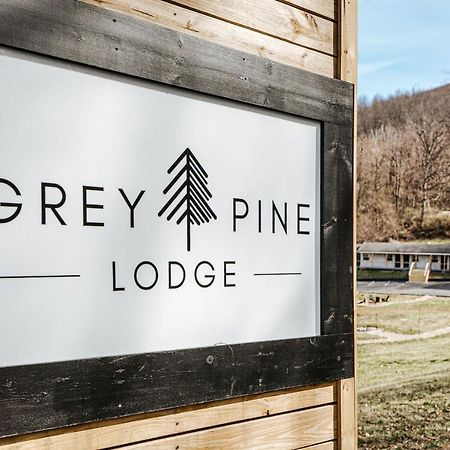 Grey Pine Lodge Waynesboro Dış mekan fotoğraf